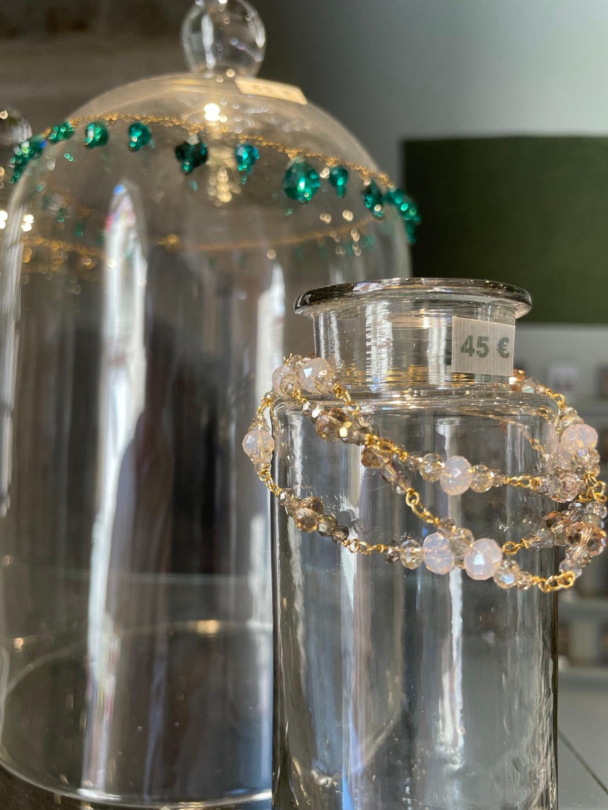Claire Coq Hors Saison studio-boutique in Semur-en-Auxois — designer jewellery, scarves and ceramics