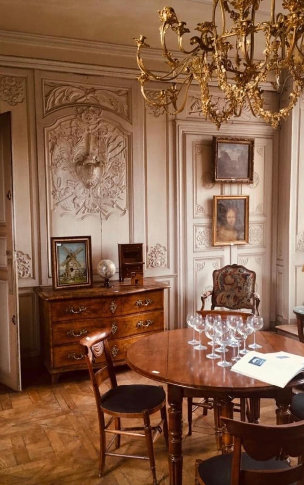 The Daguerre auction house based at the Hôtel Jambon, rue Buffon in Semur-en-Auxois
