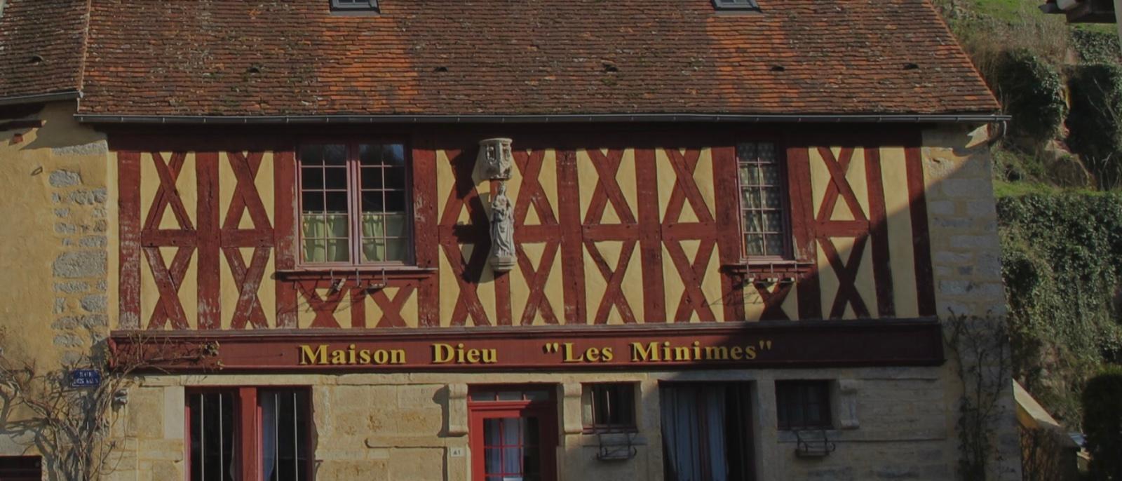 Les Minimes restaurant, a former half-timbered Maison-Dieu in the medieval heart of Semur-en-Auxois
